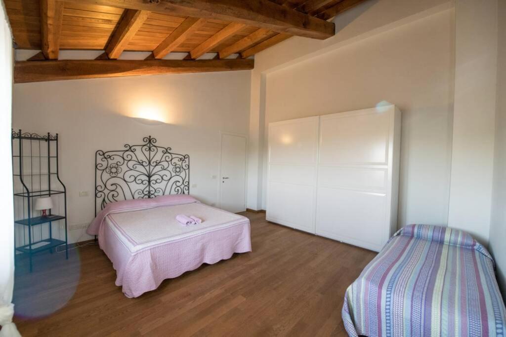 La Casa Vacanza Con Vista Panoramica Sui Vigneti Rotella ภายนอก รูปภาพ